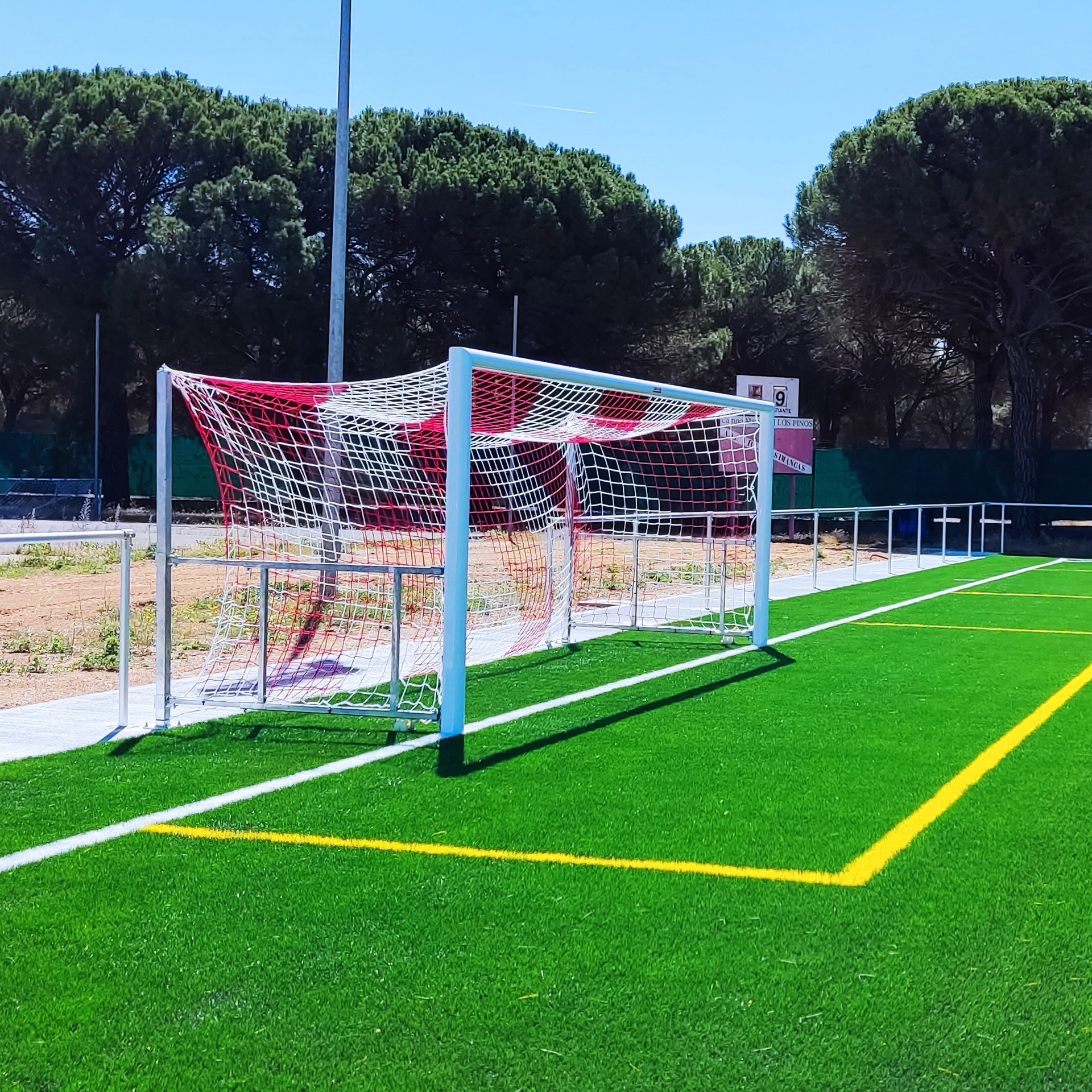 Juego porterías aluminio fútbol 7 120x100 mm abatibles con arquillos galvanizados en caliente