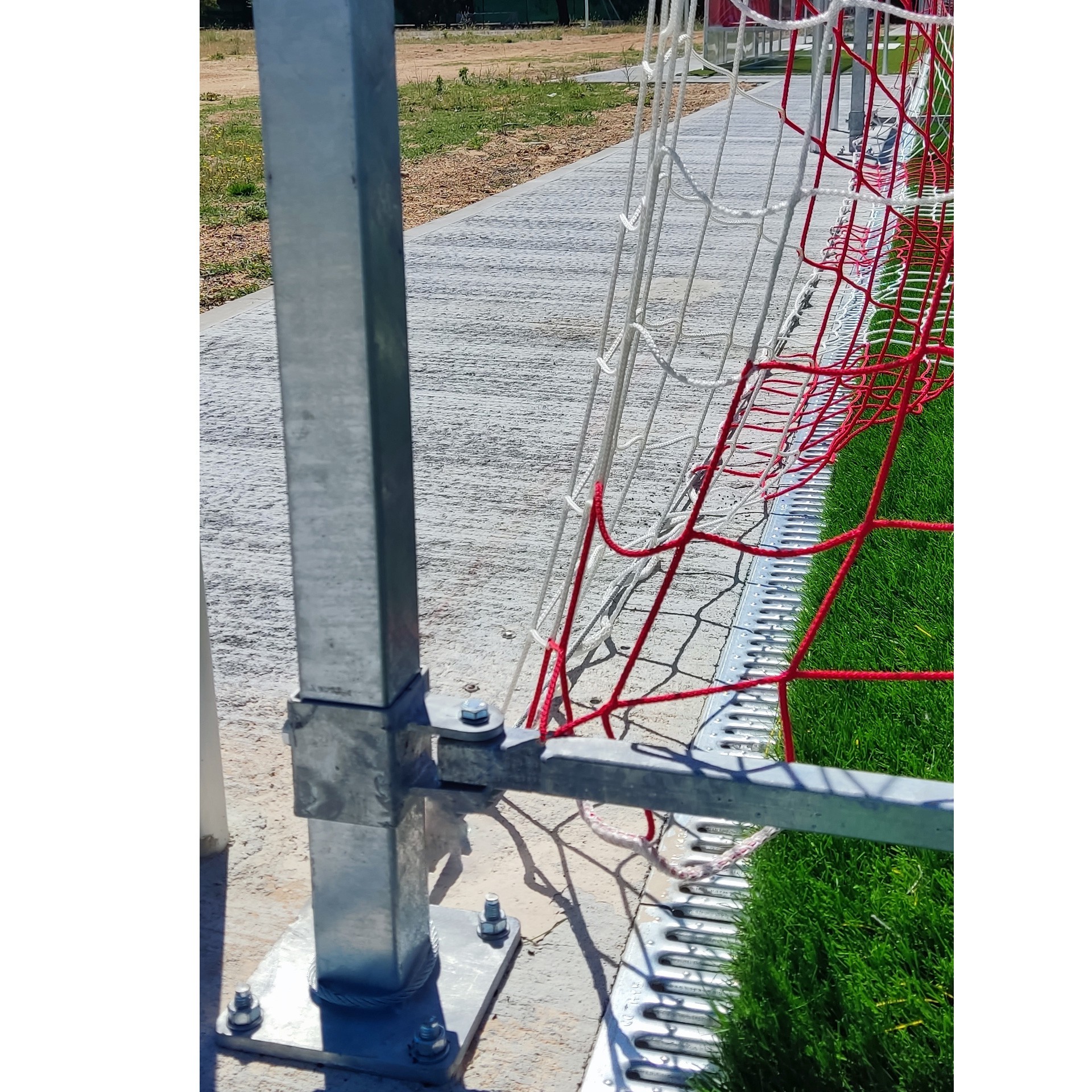 Juego porterías aluminio fútbol 7 120x100 mm abatibles con arquillos galvanizados en caliente - Imagen 4