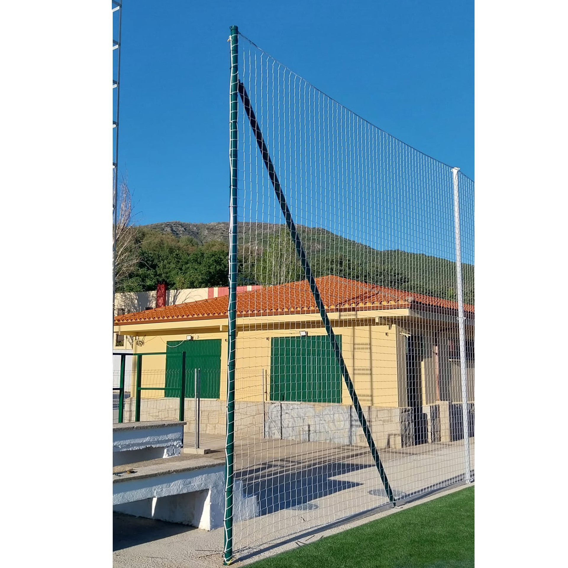 Poste refuerzo metálico para red protección sin botes - Imagen 3