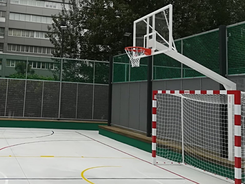 Juego canastas baloncesto monotubo new tubo 140x140 mm fijas con base para anclaje vuelo 2,25 mts - Imagen 5