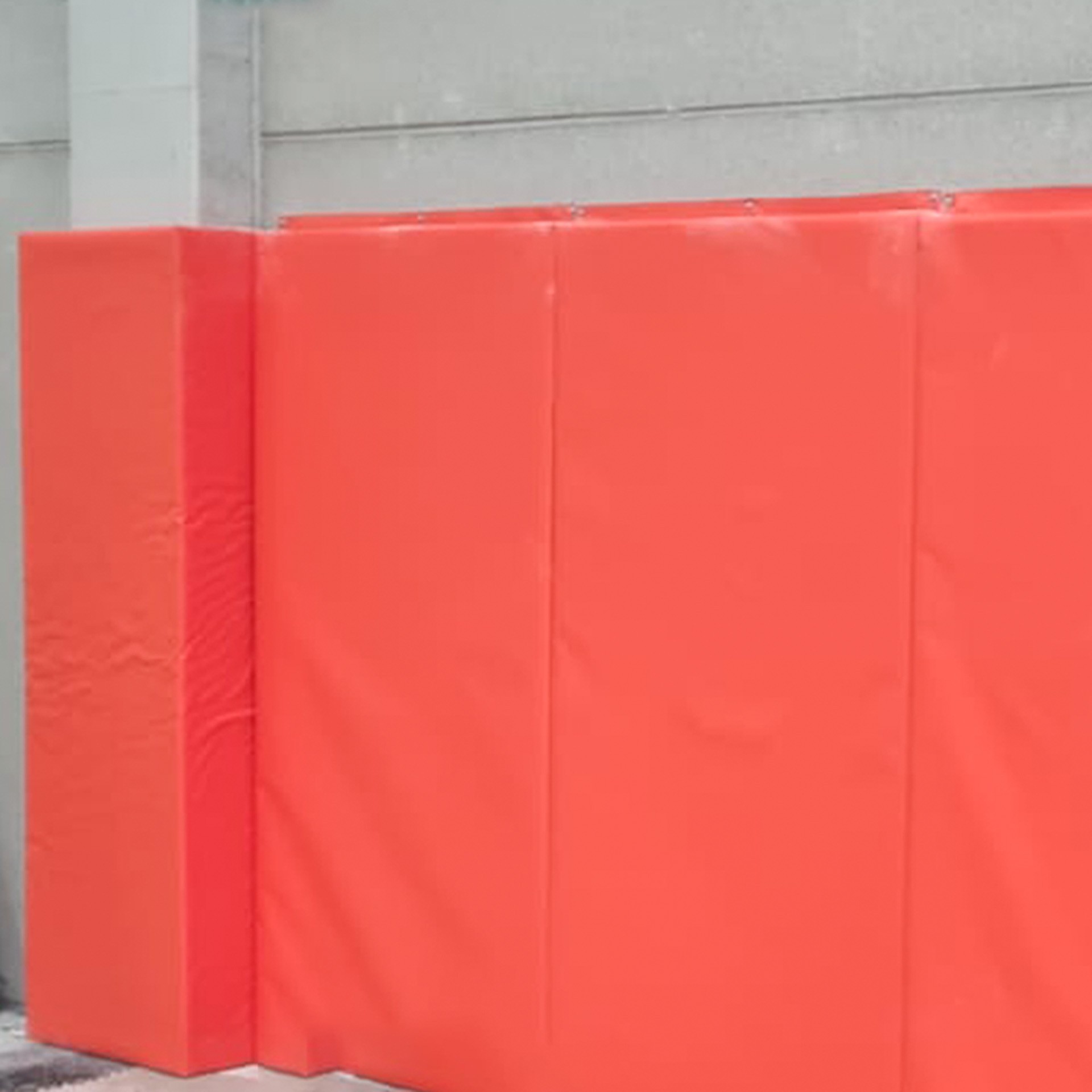 Metro lineal de panel tapizado con lona para proteccion de 2m altura y grosor 60mm - Imagen 3